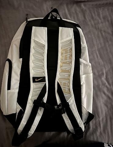 рюкзак корея: Рюкзак Nike Elite (белый/чёрный) - Эргономичные лямки с — 1