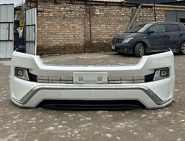 tesla 3: Бампер Toyota, Б/у, Аналог — 2