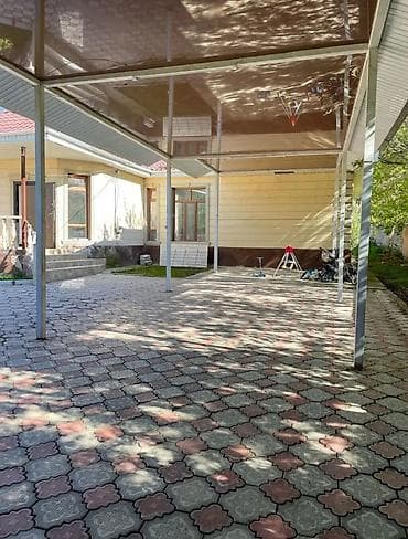 act bulding: Орловка шаарынын так ортосунан короо жайы кенен бир этаждуу уй короо — 2