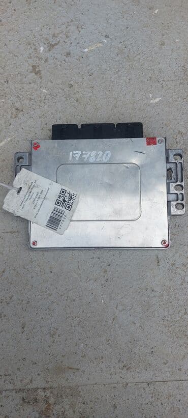 клапан рециркуляции выхлопных газов опель: Бензиновый мотор Renault 2001 г., 1.8 л, Б/у, Оригинал — 2