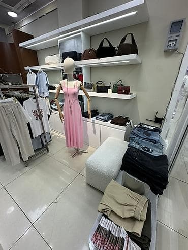 продам магазин: Продажа бутиков В торговом центре, 19 м², 1 этаж — 3