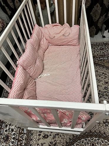 bed: Продаю детскую кровать с колесиками, очень удобная можно без усилий — 2