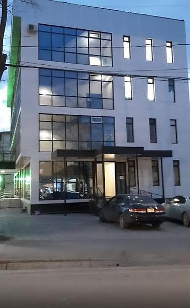 Коммерческая недвижимость: Аренда офисов, 33 м², В бизнес центре, 1 линия, С отдельным сан узлом — 2