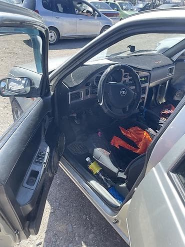 ford focus 2000: Седан серебристого цвета с киргизскими номерными знаками (04 KG 273 — 6