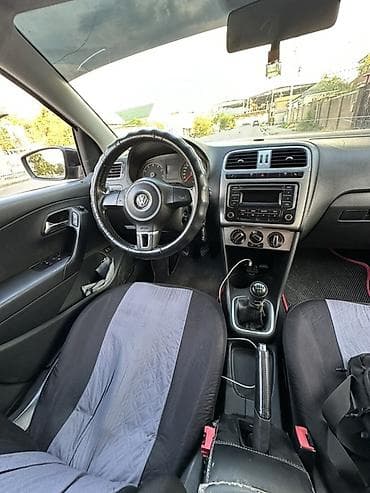 фонарь 124: Volkswagen Polo: 2013 г., 1.6 л, Механика, Бензин, Седан — 8