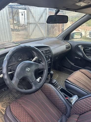 лабо газ: Nissan Primera: 1993 г., Механика, Бензин, Седан — 1