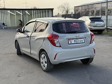 Chevrolet Spark: 2017 г., 1 л, Вариатор, Бензин, Хэтчбэк