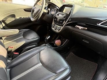 жена: Chevrolet Spark: 2018 г., 1 л, Вариатор, Бензин — 10