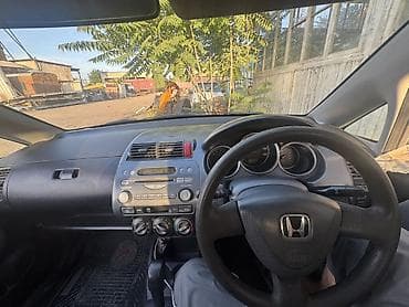 camry 2023: Honda Fit: 2002 г., Автомат, Бензин, Хэтчбэк — 2