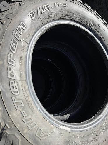Шины: Шины 235 / 70 / R 16, Всесезонная, Б/у, Комплект, Внедорожные (АТ/МТ), BFGoodrich — 4