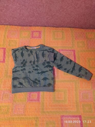 шорты для тренировок: Детские кофты на рост 110-116см 
Каждая — 1