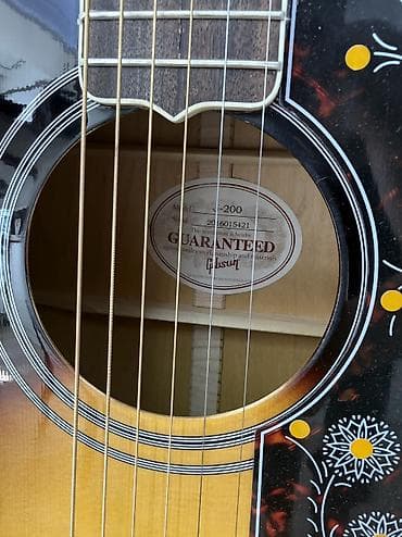 Аккордеоны: Gibson J-200 – легендарная акустическая джамбо-гитара. Основные — 5