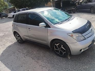 Toyota Ist: 2004 г., 1.3 л, Автомат, Бензин, Хэтчбэк — 2