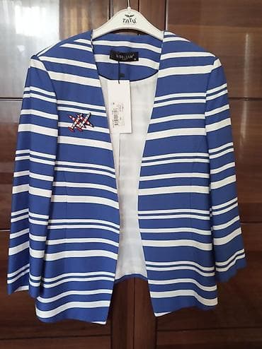 Продаю, за пол цены новая, очень классно сидит