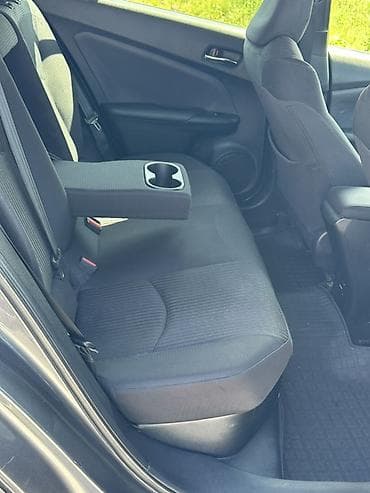 8: Toyota Prius: 2017 г., 1.8 л, Автомат, Гибрид, Лифтбек — 9