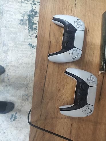 диск ps5: PlayStation 5 slim (версия с дисководом) + 2 геймпада DualSense 1тб — 2