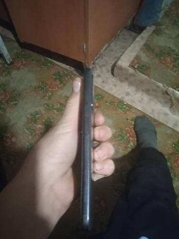 am 4: Смартфон с большим безрамочным дисплеем и фронтальной камерой в — 4