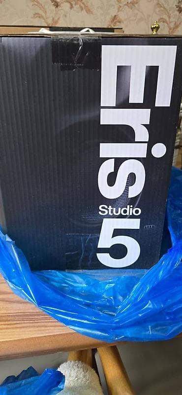 Студийный монитор PreSonus Eris Studio 5 - Активный двухполосный at lalafo.kg Студийный монитор PreSonus Eris Studio 5 - Активный двухполосный