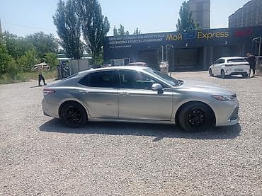 camry hibrid: Toyota Camry Hybrid, серебристый седан. Основные особенности: - — 5