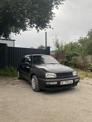 Унаа сатуу: Volkswagen Golf: 1994 г., 1.6 л, Кол менен иштөөчү, Бензин, Хетчбек — 2