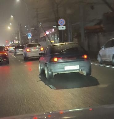 толка алмашам: Mazda 323: 1990 г., 1.6 л, Ручные, Бензин, Хэтчбэк — 3