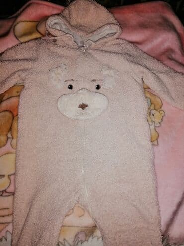 детский зимний комбез для новорождённых: Детские тёплые и на межсезонье комбезы б/у. Состояние хорошее. На — 21