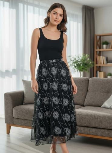 Юбка,украшенная вышивкой, с подкладом at lalafo.kg Юбка,украшенная вышивкой, с подкладом