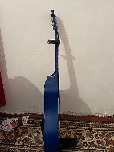 Пианино, фортепиано: Акустическая гитара с вырезом (дредноут) - Корпус формы дредноут с — 3