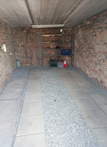 18 м², Металлический, Кирпичный | Смотровая яма, Охрана, Разборной