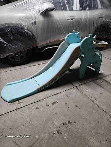 детский батут с защитной сеткой: Детская горка со ступеньками и баскетбольным кольцом - Компактный — 3