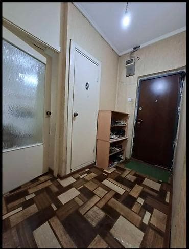Кыймылсыз мүлк: 3 бөлмө, 75 м², Жал мкр (а.и. Жогорку, Ортоңку, Төмөнкү) 105-серия, 2 кабат, Эски ремонт — 2