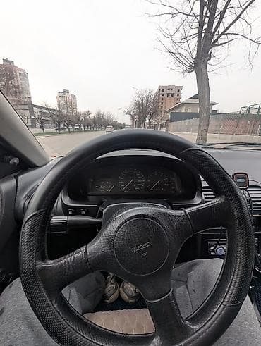 mx 5: Mazda 323: 1992 г., 1.6 л, Автомат, Бензин, Хэтчбэк — 1