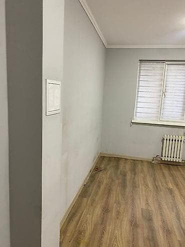 ломинат пол: Светлая комната с деревянной текстурой напольного покрытия — 2
