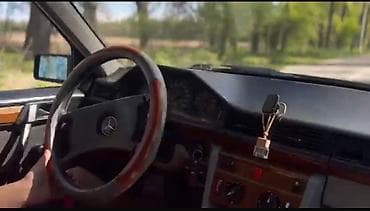 Транспорт: Mercedes-Benz W124: 1991 г., 2 л, Механика, Бензин, Седан — 7
