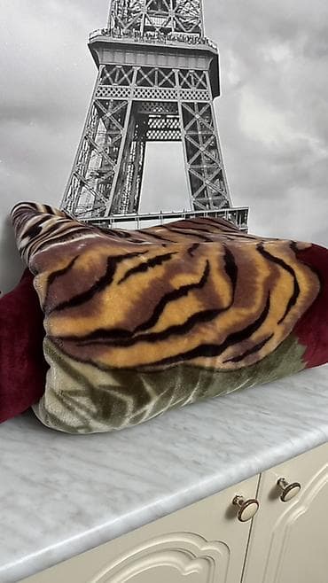 Одеяла и пледы: Плед, Турция, Б/у, Все сезоны, Плюшевый — 3