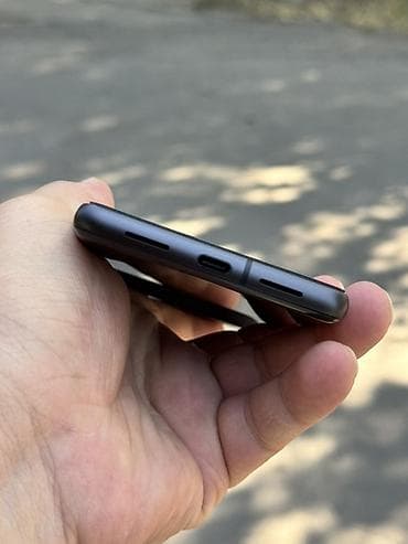 4410: Google Pixel 7, 128 ГБ, цвет - Черный, eSIM — 5