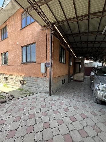 продаю дом ала тоо 1: Продаю дом 3 уровня! Расположен район Пишпек, пересечение — 2
