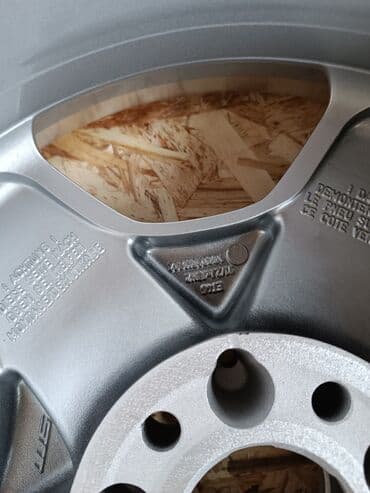 разноширокие: Литые Диски R 18 AMG, Комплект, отверстий - 5, Б/у — 7