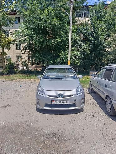 Продажа авто: Toyota Prius: 2015 г., 1.8 л, Вариатор, Гибрид, Хэтчбэк — 1