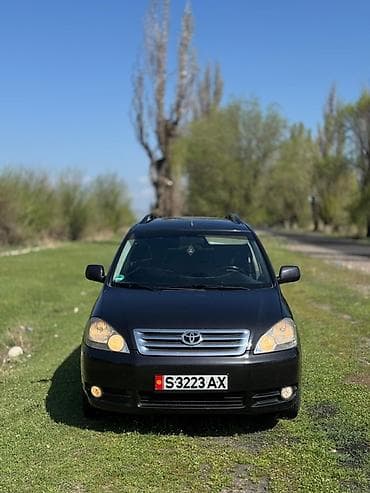 на версо: Toyota Avensis Verso: 2002 г., 2 л, Ручные, Бензин, Минивэн — 6