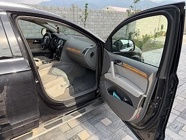 каленное стекло: Audi Q7: 2010 г., 3.6 л, Автомат, Бензин, Кроссовер — 9