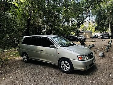Toyota Gaia: 2002 г., 2 л, Автомат, Бензин, Минивэн