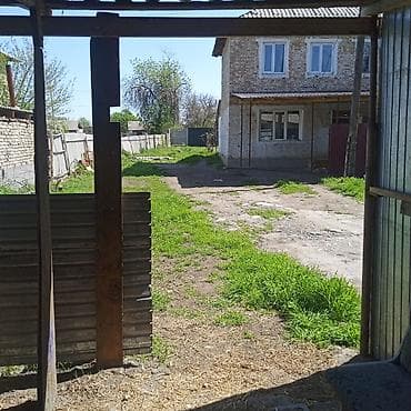 7 комнат Продаётся жилой дом с приусадебным участком. - Двухэтажный