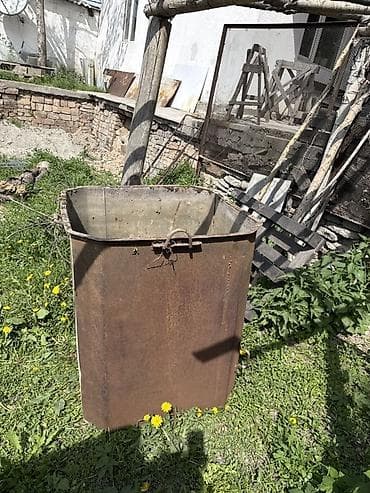 зонт бу: Продается металлический бак с выраженной ржавчиной, имеющий — 1