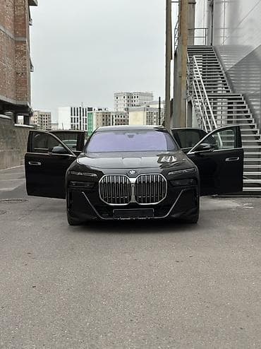 BMW: BMW i7: 2023 г., 3 л, Автомат, Бензин, Седан — 7