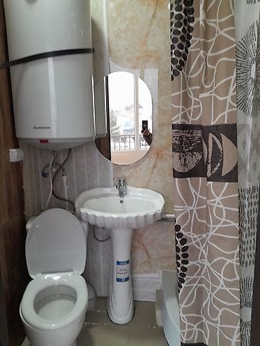 сдаю отель: Сдаю в аренду на летний сезон в самом центре г. Чолпон-Ата от озера — 10