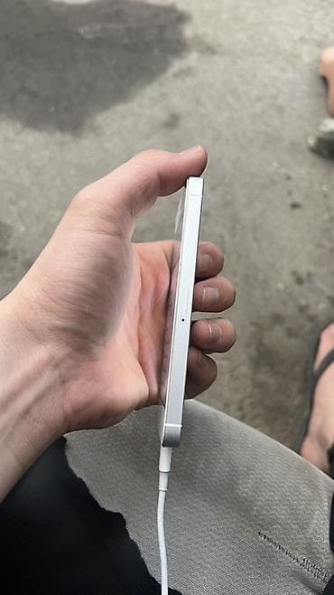 redmi 13 с: IPhone SE, Күмүш, Кабель — 3