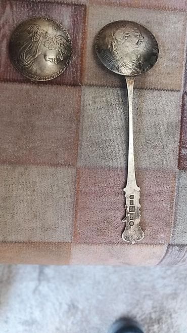 Велосипеддер: Серебряная ложка и две медали‑монеты с рельефом под старину - — 1