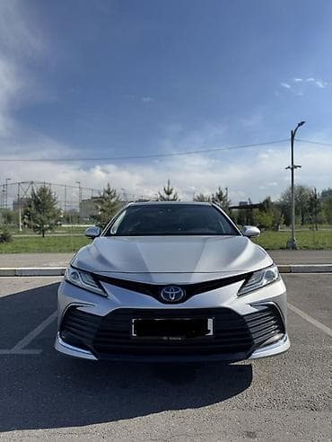 lexus e: Toyota Camry: 2021 г., 2.5 л, Вариатор, Гибрид, Седан — 1