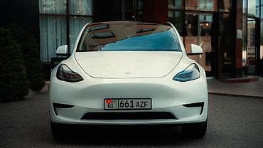 варианты: Tesla Model Y: 2023 г., Автомат, Электромобиль, Кроссовер — 2